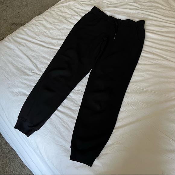 lululemon On The Fly Jogger - Picture 5 of 11